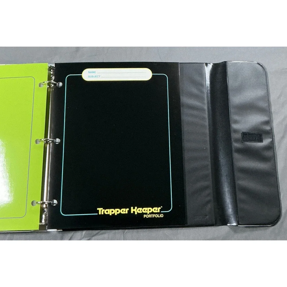 Mead Trapper Keeper Space Earth Galaxy 1 Inch 3 Ring Binder 260038R New